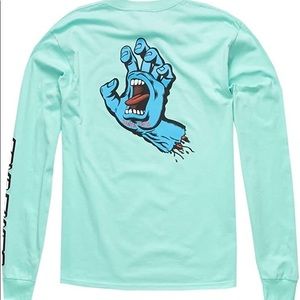A Santa Cruz mint shirt. In size M. Looks oversized. Barely worn.